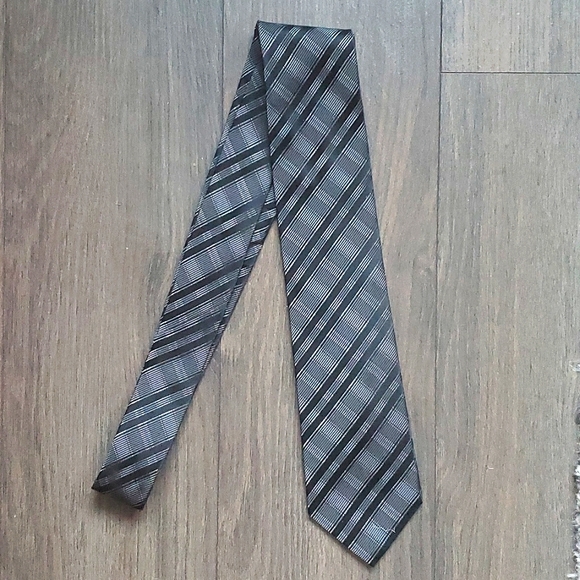 Calvin Klein Other - Calvin Klein Silk Tie